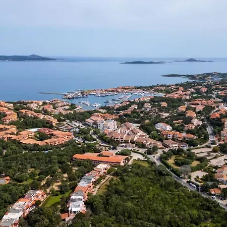 Apartment Porto Rotondo-centro, 12 Minuti A Piedi Dalla Ira *